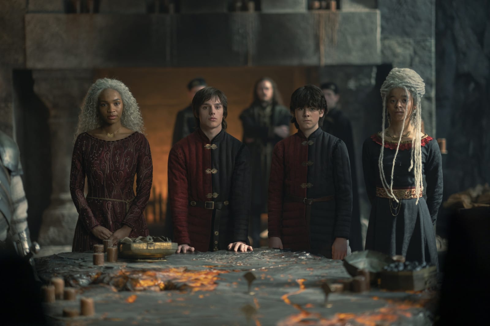 Pourquoi les troupes de House of the Dragon auraient mieux reflété un gigantesque vide-grenier